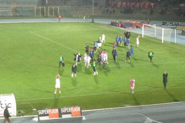Il Cosenza vince all’ultimo respiro
