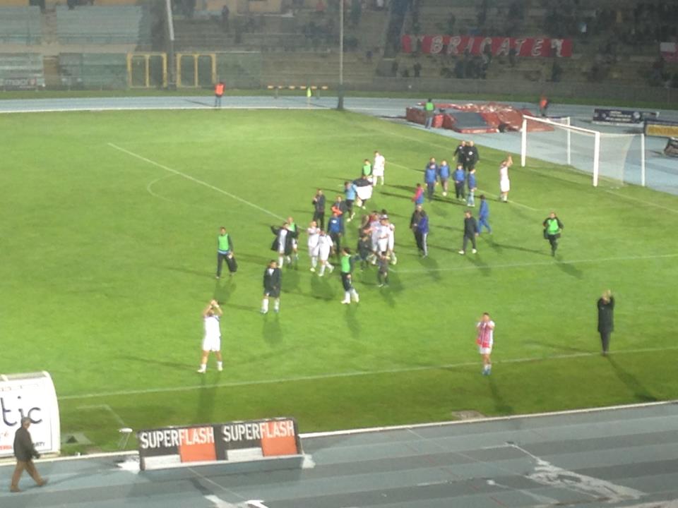 Il Cosenza vince all’ultimo respiro