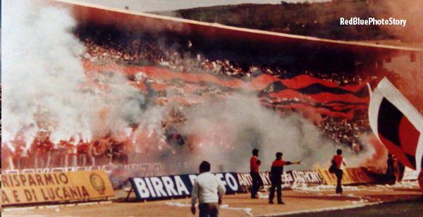 Ventotto anni fa era il 6 aprile 1985: Cosenza-Catanzaro 1-0. Il bandierone di Piero e il gol di Aita