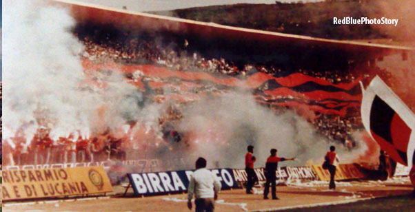 Ventotto anni fa era il 6 aprile 1985: Cosenza-Catanzaro 1-0. Il bandierone di Piero e il gol di Aita
