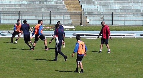 Cinque gol all’Acri e tanti dubbi per la formazione