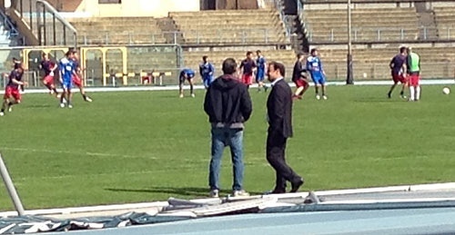 L'AD Quaglio discute a bordocampo.