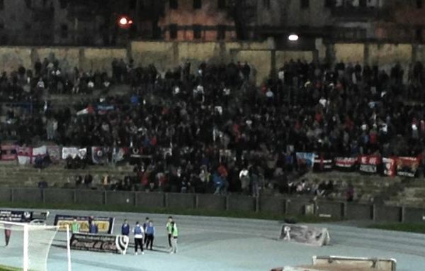 Grazie al popolo rossoblu: 2450 paganti e 3000 presenze complessive. Una serata da incorniciare per i veri tifosi del Cosenza