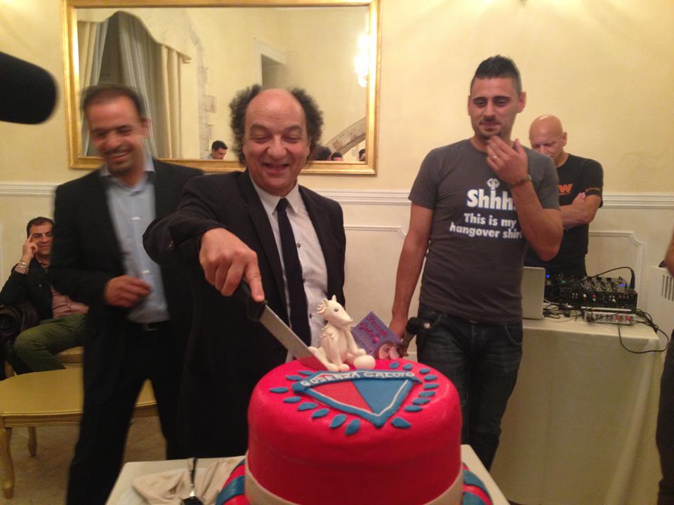 La festa di fine anno del Cosenza Calcio: abbracci, sorrisi e applausi al presidente