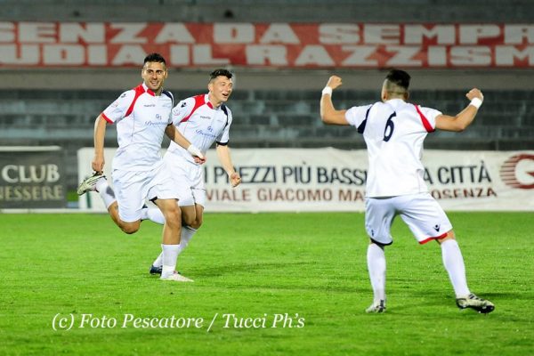 Cosenza-Vibonese alle 20,30. Tutti pronti a far scattare la “scintilla”