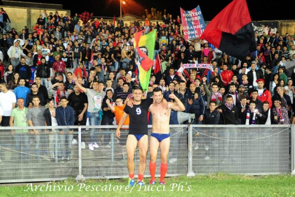 Circa 400 biglietti venduti: il popolo rossoblu si rimette in marcia. Forza Lupi Sempre!