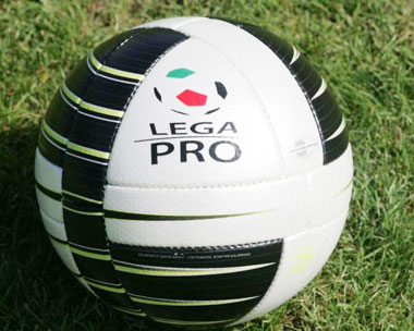 Il Cosenza nel Girone B della Seconda Divisione. In Coppa Italia i rossoblu affronteranno Ischia e Sorrento