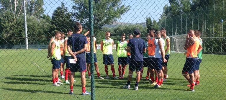 Pescina/14° giorno. Lavoro atletico di mattina e partitelle ad alta intensità di pomeriggio. Lasciano il ritiro Pantano e Lucente
