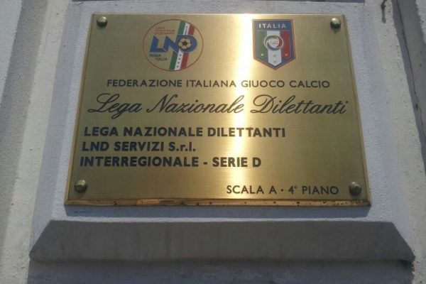 Il Cosenza Calcio iscritto in Serie D. Consegnate a Roma la fideiussione e la tassa di iscrizione. Ora si lavorerà alla domanda di ripescaggio