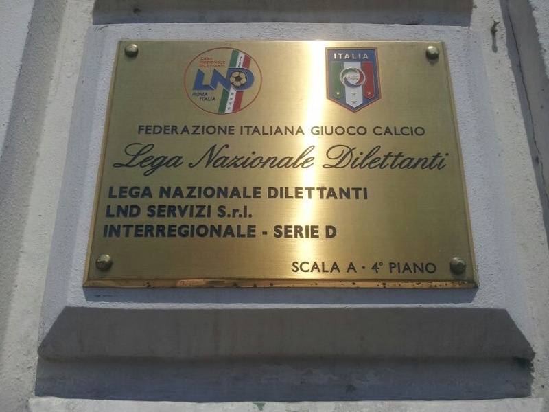 Il Cosenza Calcio iscritto in Serie D. Consegnate a Roma la fideiussione e la tassa di iscrizione. Ora si lavorerà alla domanda di ripescaggio
