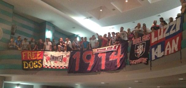 Festa del popolo rossoblu al cinema Tieri per la presentazione del Cosenza Calcio. Guarascio: “I tifosi sono i nostri azionisti di riferimento”