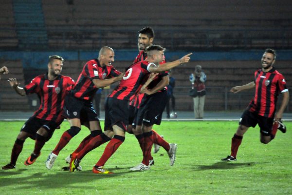 Cosenza-Sorrento si gioca alle ore 20. Domenica tutti al San Vito!