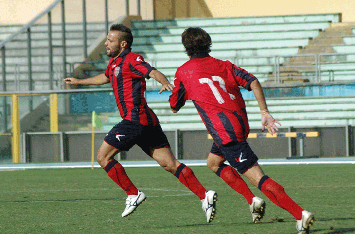 Cosenza-Arzanese 2-0: riscattata la sconfitta di Lamezia. A segno Napolano e De Angelis su rigore
