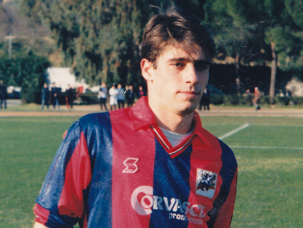Cosenza-Arzanese con “Catena nel cuore”. Domani prima del calcio d’inizio cerimonia commemorativa per ricordare Massimiliano Catena a 21 anni dalla sua scomparsa