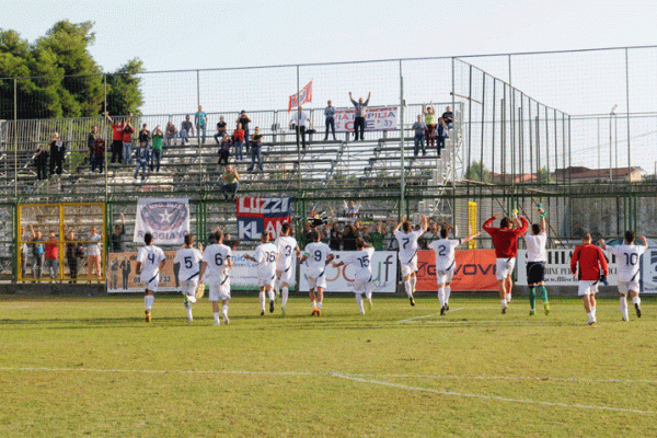 Il punto sull’ottava giornata: Cosenza e Teramo fanno il vuoto. Lupi a +9 sulla nona in classifica. Venerdì sera al San Vito Cosenza-Foggia