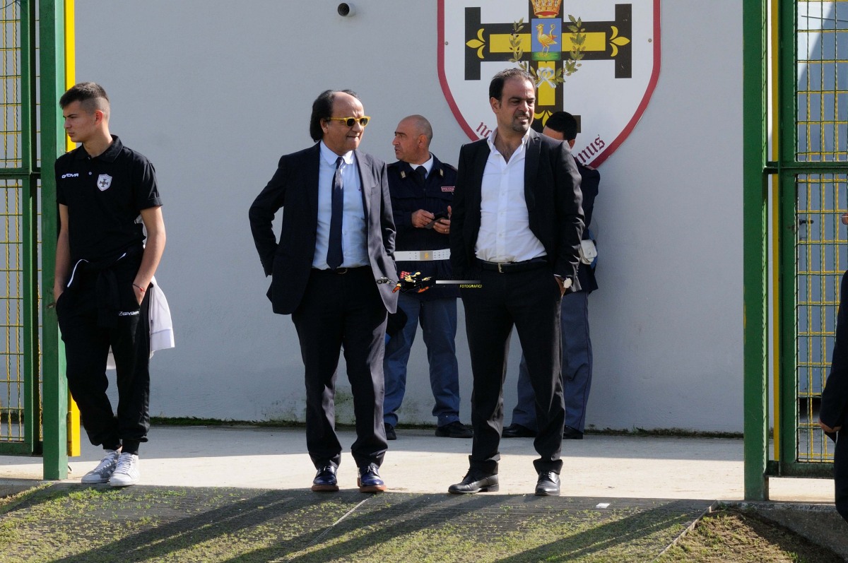 Il presidente Guarascio dice no alla famiglia Barzan: “Basta sceneggiate, non faremo un passo indietro e riporteremo il Cosenza in Prima Divisione a dispetto di chi ci tifa contro”