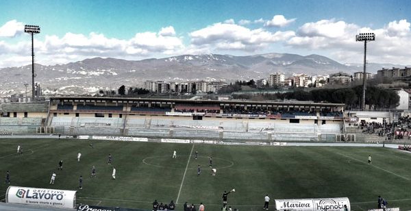 Montato il gruppo elettrogeno allo stadio San Vito. Domani prevendita dei biglietti al RedBlue Store dalle 10 alle 19. Saltato l’allenamento di oggi, domani rifinitura