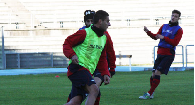 Allenamento pomeridiano al San Vito per i Lupi. Partitelle, cross e tiri in porta