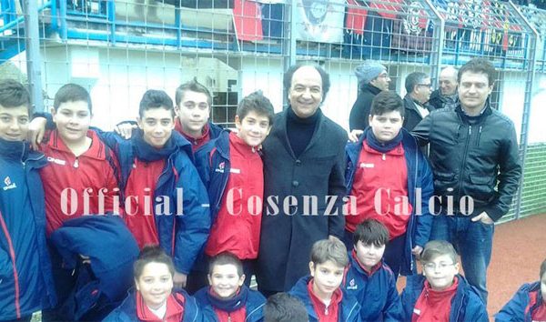 Il presidente Guarascio entusiasta: “Uno straordinario senso di appartenenza a Cosenza e ai colori rossoblu”