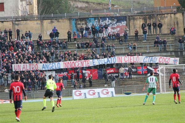 Il grande cuore della Curva Sud