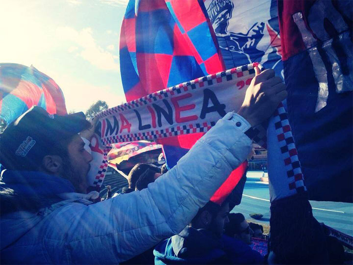 Il Cosenza stravince il derby con la Vigor: 3-0 con doppietta di De Angelis e gol di Calderini. Lupi di nuovo soli in testa