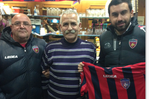 L’ululato dei Lupi nello storico bar di Mario Vuono a Cantinella di Corigliano