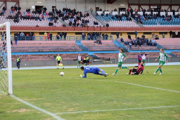 Il “Falco” De Angelis: “Voglio vincere il campionato e restare a Cosenza”
