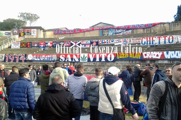 Cresce l’attesa per il Centenario. Curva Sud piena di striscioni