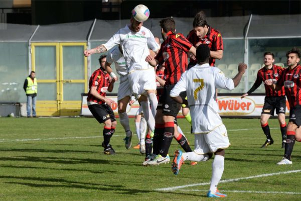 L’allenamento di oggi al Marca. Accertamenti per Elio Calderini dopo il colpo subito all’occhio a Foggia