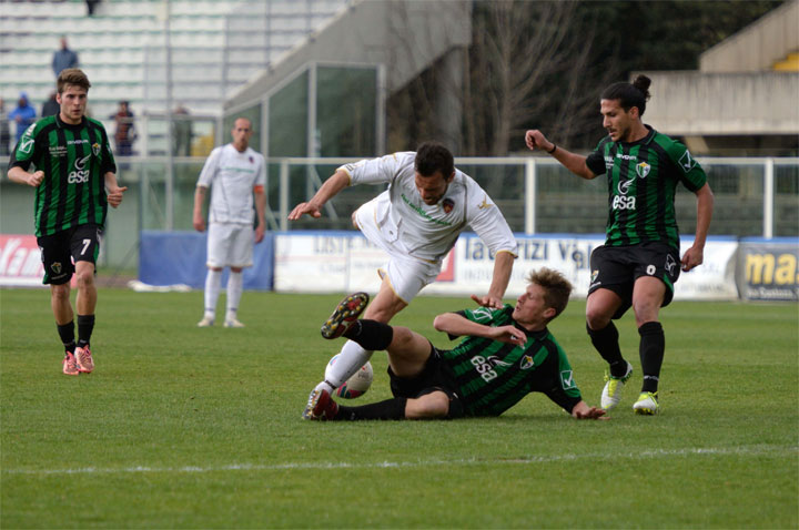 I nove calci di rigore concessi al Cosenza. De Angelis: 4 procurati e 4 segnati. Mosciaro: 3 centri