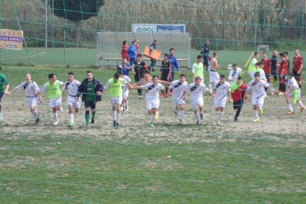 Settore Giovanile/Giovanissimi Nazionali. Grande impresa dei ragazzi di Carbone: battuto il Messina 2-1. In gol Lacaria e Gentile. Caridà para un rigore