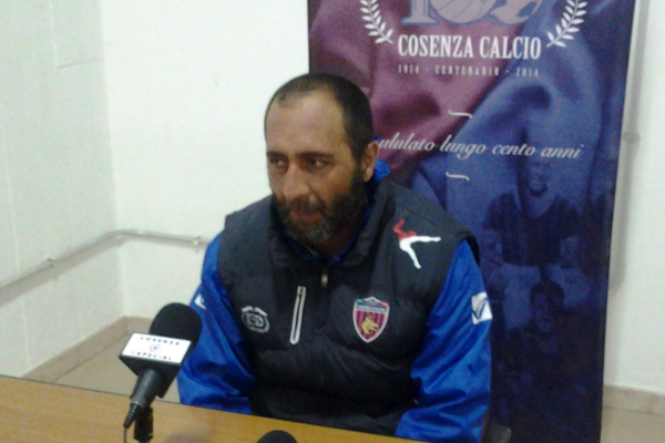 Mister Cappellacci: “Promozione matematica? Vorrei festeggiare con tutti i cosentini il primo posto dopo la partita col Teramo”