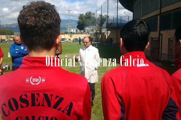 La partitella di oggi al San Vito: si ferma Blondett, ancora influenzato Alessandro. Il Presidente Guarascio si congratula con i Giovanissimi