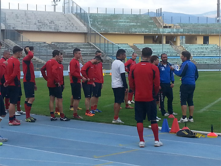 Ripresa degli allenamenti al San Vito: Cappellacci tiene alta la concentrazione. Lievi acciacchi per Asante e Calderini