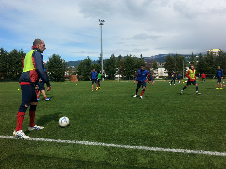 Doppia seduta per i Lupi tra San Vito e Marca. Asante e Calderini tornano col gruppo. Risonanza al ginocchio per Criaco