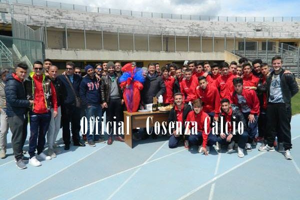 Buona Pasqua a tutti dal Cosenza Calcio