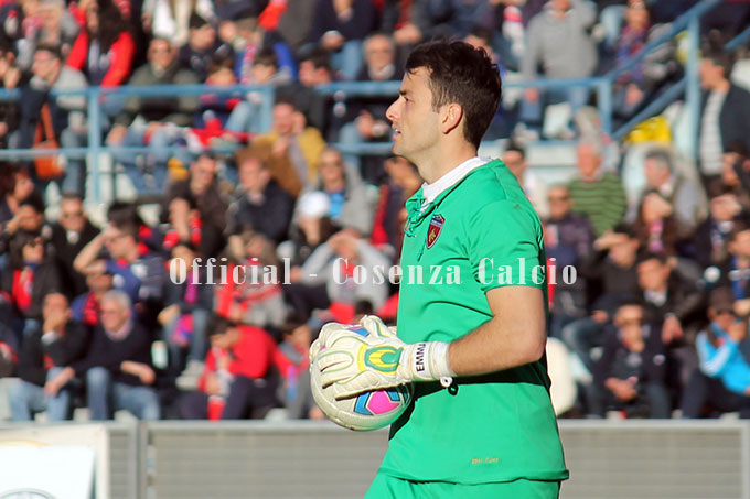 La Maglia del Centenario nel cuore dei tifosi rossoblu, ora disponibile anche quella del portiere