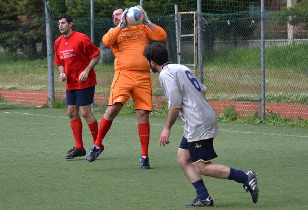 staff_tecnico_cosenza_e_circolo_sessa_partita_aprile_2014.jpg