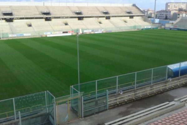 Domenica sera amichevole a Taranto. Trasferta vietata ai tifosi bruzi