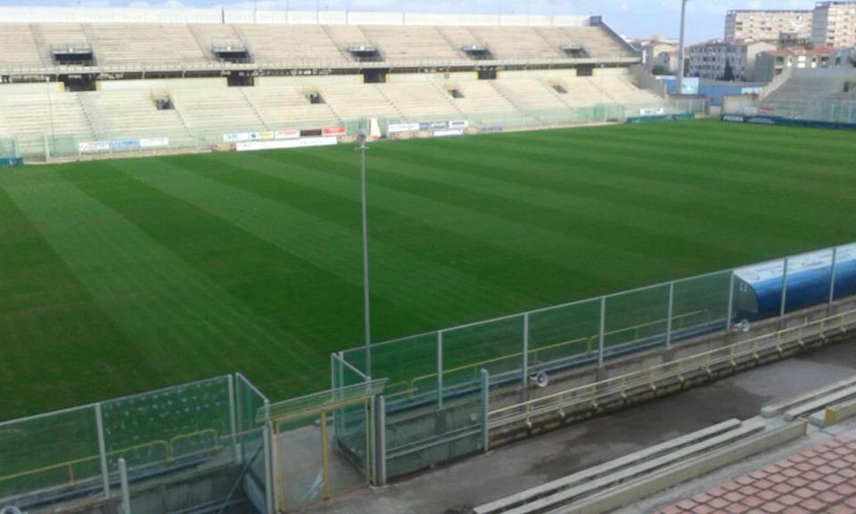 Domenica sera amichevole a Taranto. Trasferta vietata ai tifosi bruzi