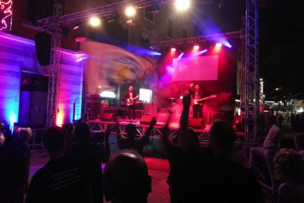 “E vai Cosenza facci un gol!”. I Tulipani rompono il ghiaccio: inizia la festa rossoblù