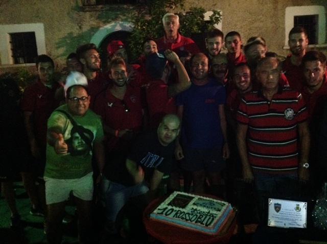 Ricordi commoventi, premi e tanto buonumore nella festa rossoblù di Gesuiti