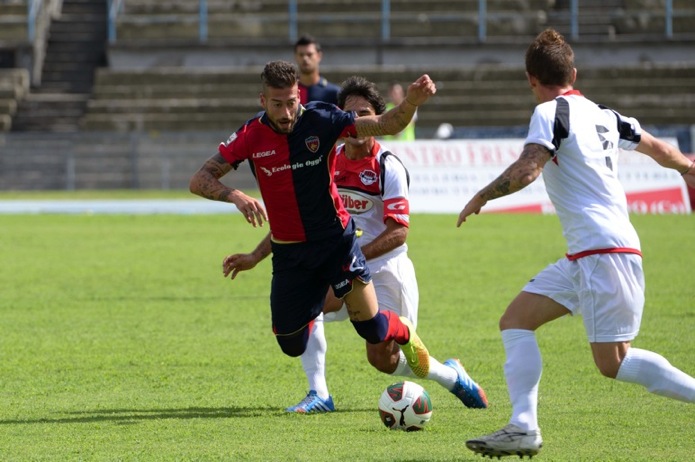 Orgoglio rossoblù. Pari col Foggia dopo lo 0-2 iniziale