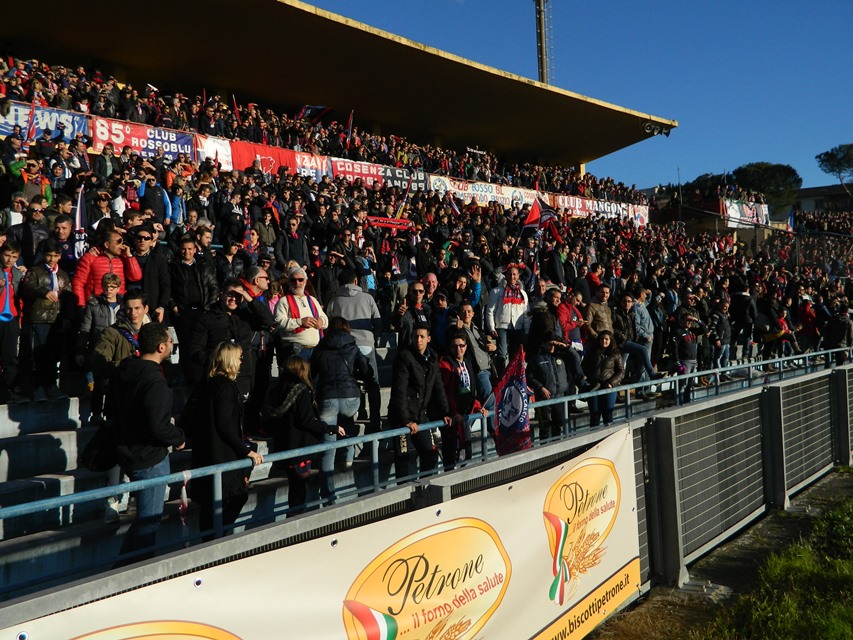 Cosenza-Salernitana, Tribuna Rao chiusa. Tagliandi validi per la Tribuna Rossa Nord