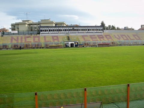 Derby di Coppa a Catanzaro, le disposizioni per i tifosi rossoblù