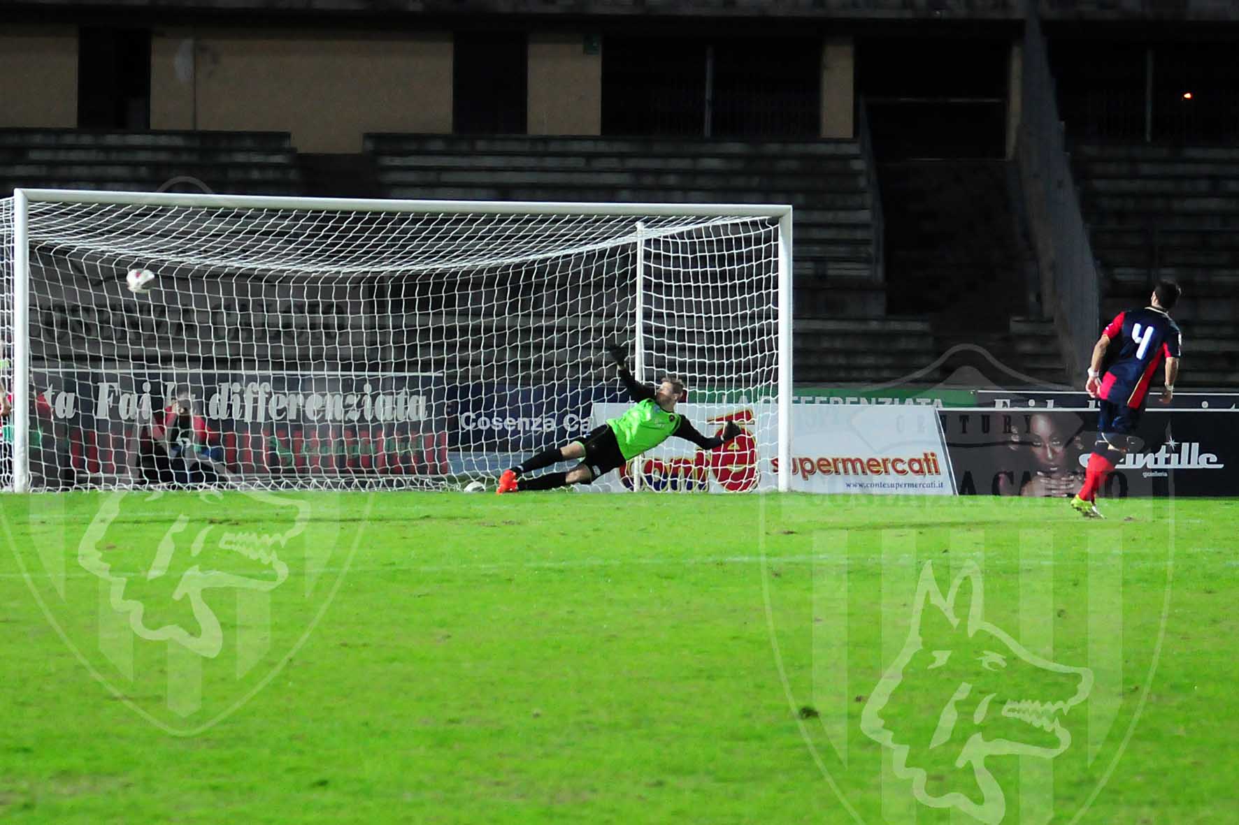 07_-_29.10.14_CS-Reggina_4-2_d.c.r._Coppa_Italia_-_Corsi_sigilla_il_risultato_sul_4-2.jpg