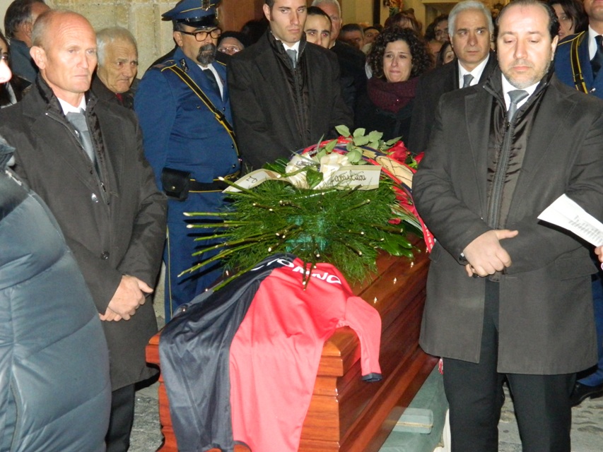 L’ultimo saluto ad un grande cosentino. Ciao Totonno!