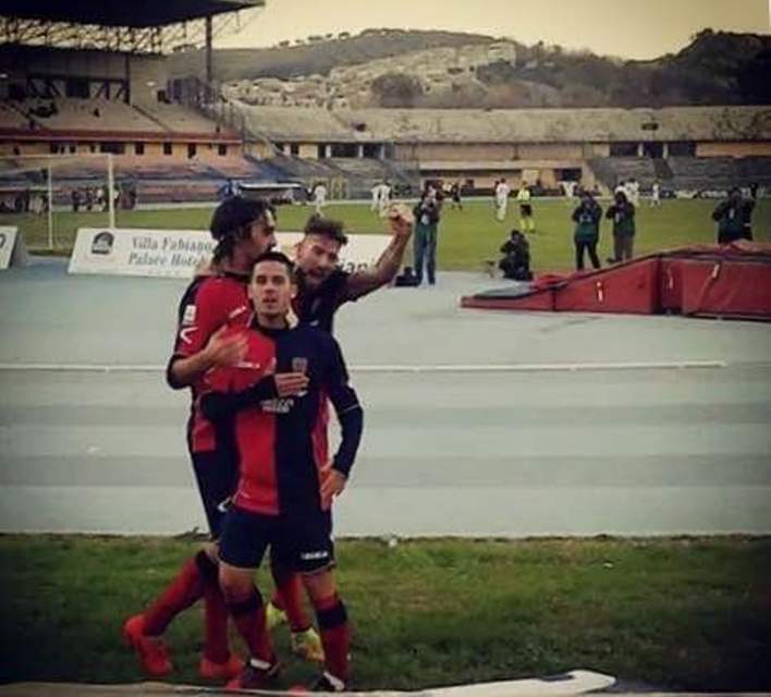 Sguardi al San Vito, l’esultanza di Tortolano fa vincere il tifoso Roberto Cellini