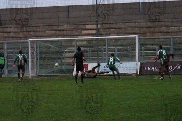 Vigor Lamezia-Cosenza, i precedenti