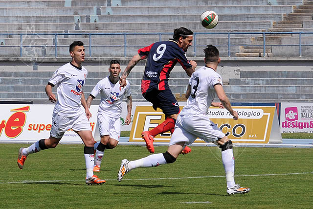 Il Cosenza è a Como, senza Sacha Cori